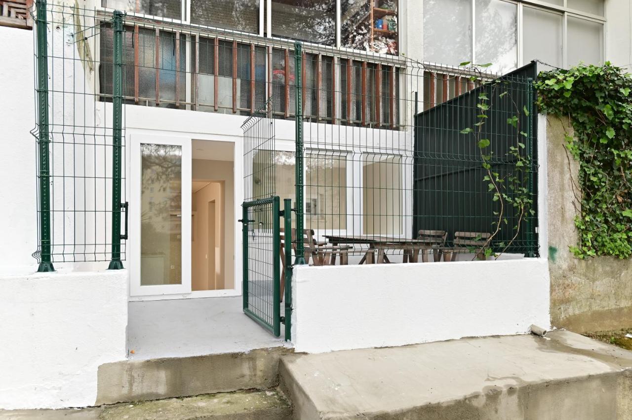 Cascais Studio Outdoor Patio Newly Renovated Exterior photo